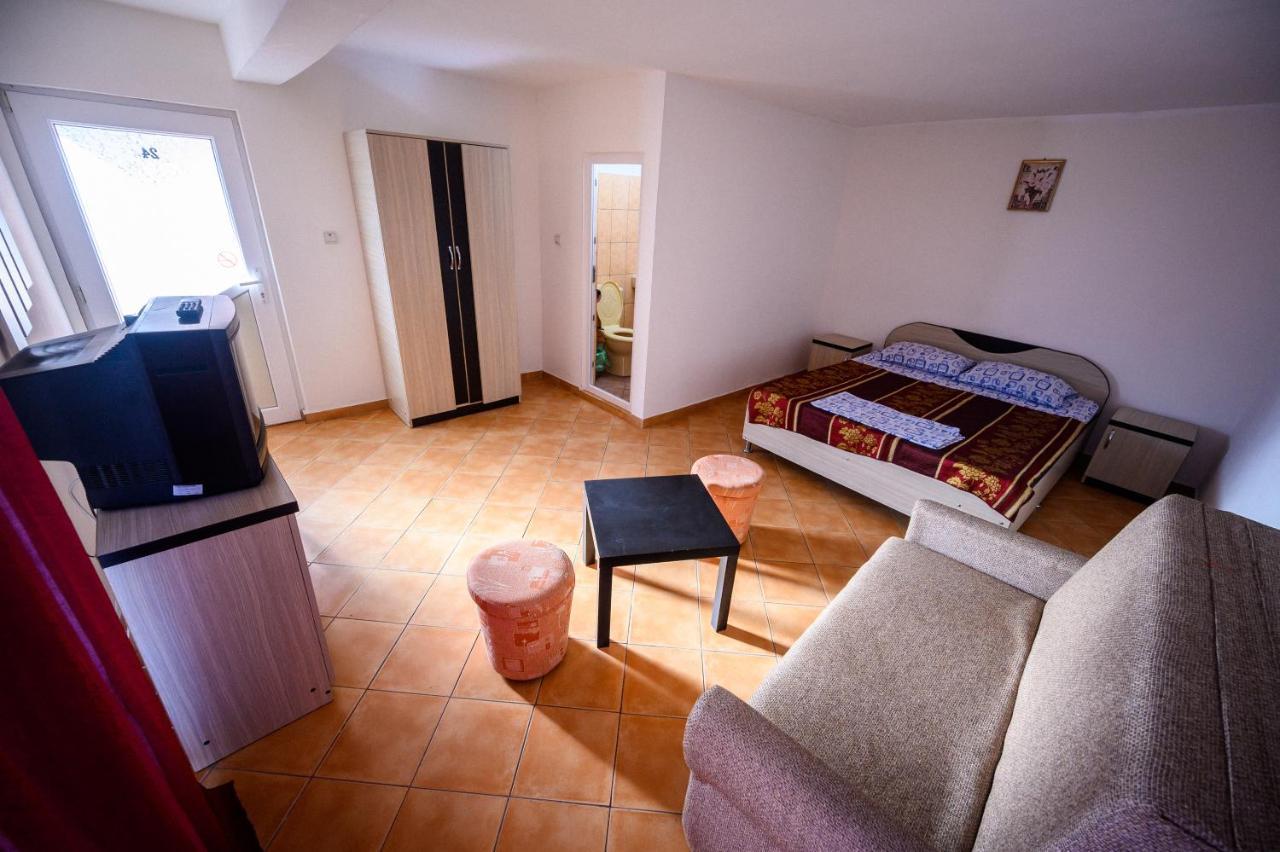 Vila Dora Costinesti Luaran gambar